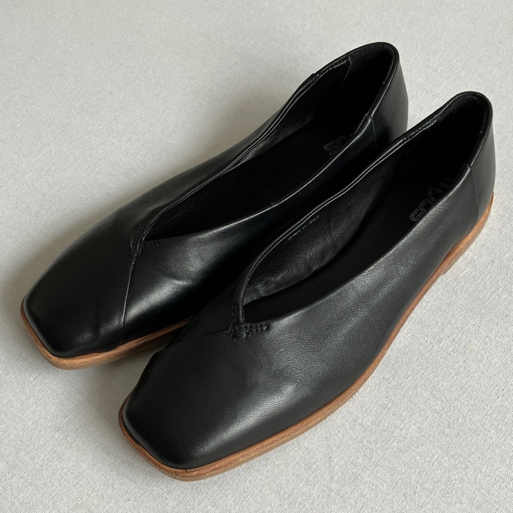 MJUS Black Leather Square-Toe Flats - Women SZ 9